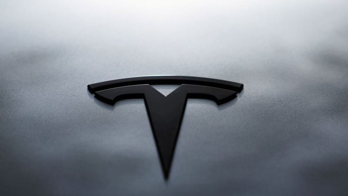 US Safety Agency Rejects Tesla's Bid to Escape Recall on Defective Headlights