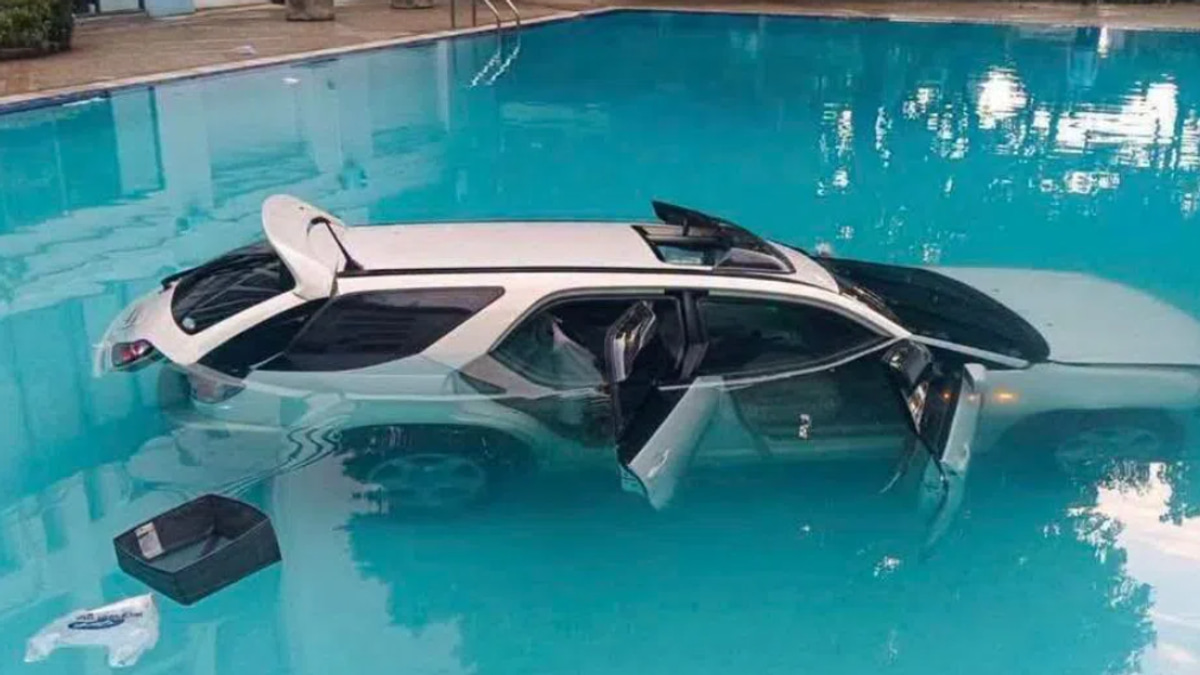 Thai man's pool stunt over rent dispute sparks wider debate on generational tensions