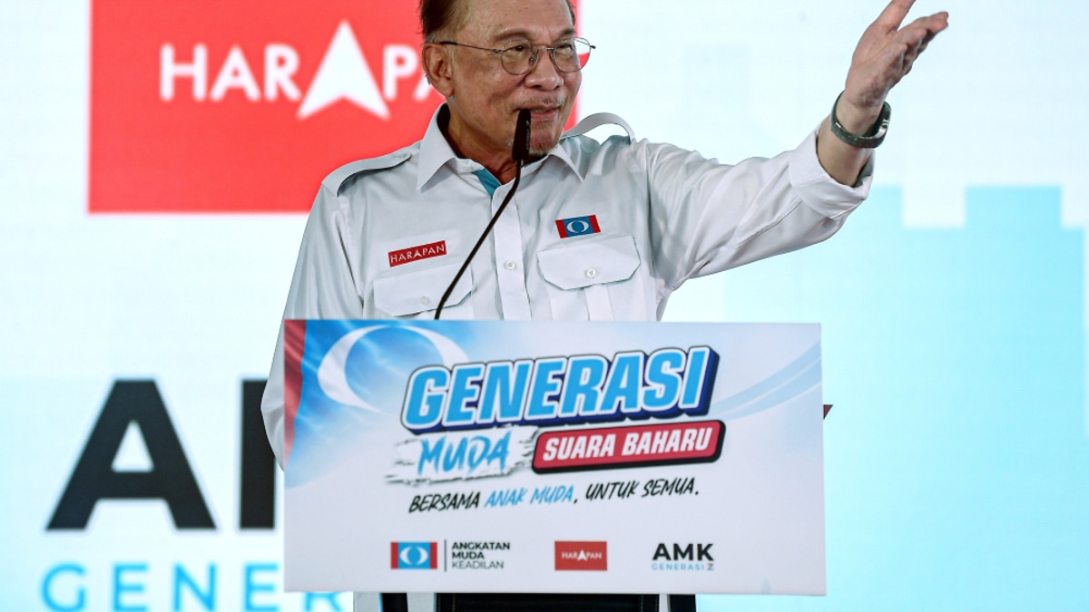 Anwar Urges Malaysia to Break Free from 'Politics of Fear and Race,' Eyes Gen Z as Agents of Change