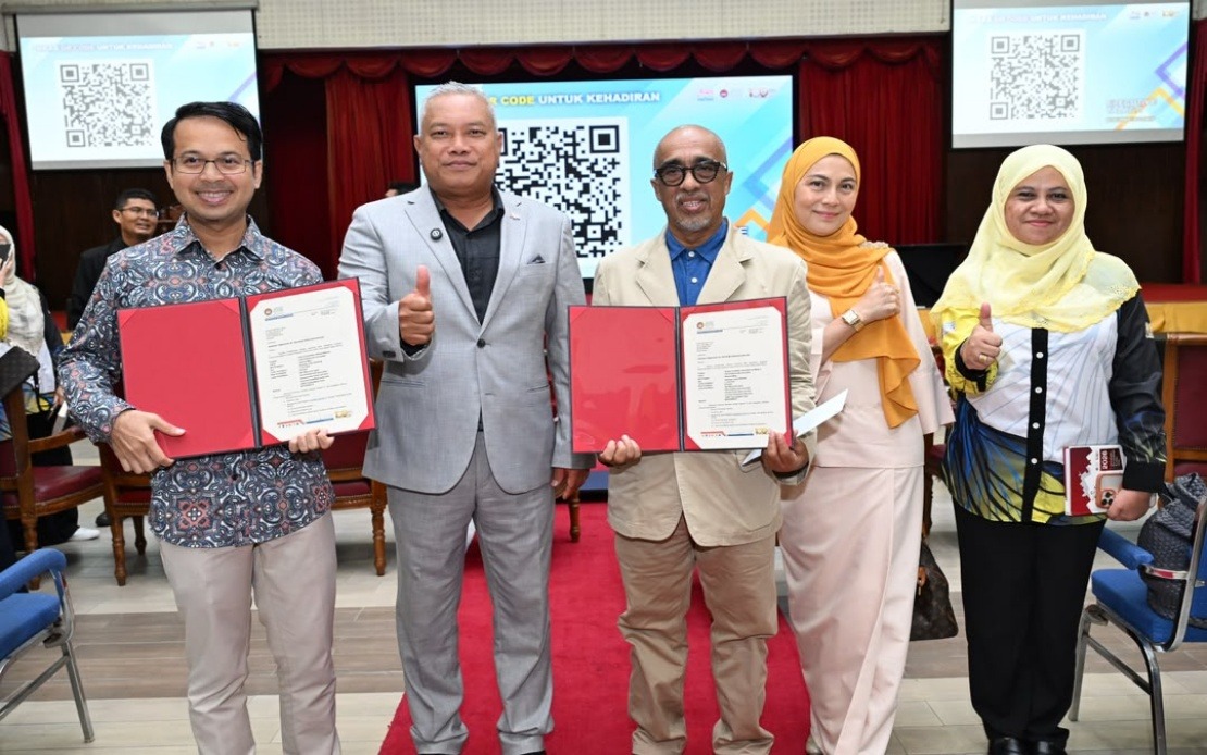 Veteran Actor Sabri Yunus, TV Personality Fedtri Yahya Pursue Master's Degrees at UPSI via Experience-Based Pathway
