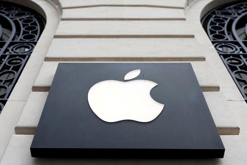 Apple Simplifies EU App Store Fees with 5% Commission on Alternative Platforms