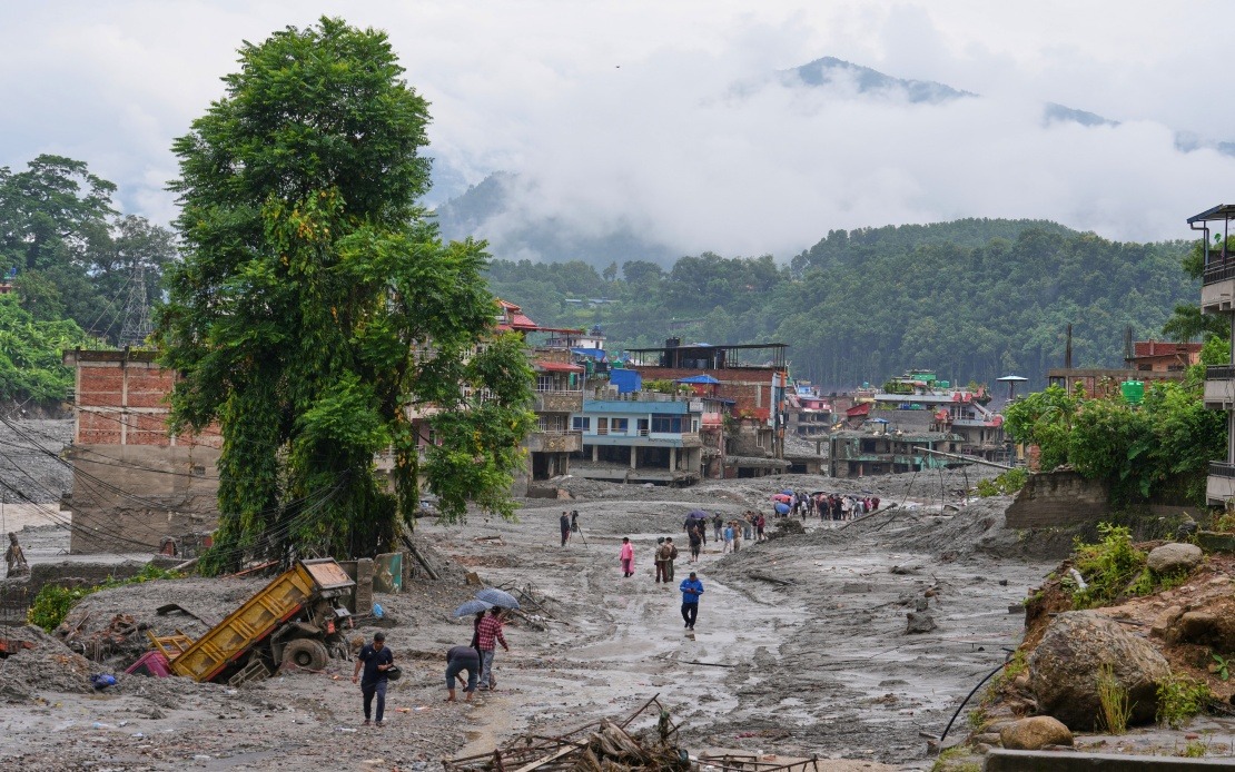 Nepal Mudslide Toll Climbs to 675 Dead as Rescue Efforts Intensify Across Three Districts