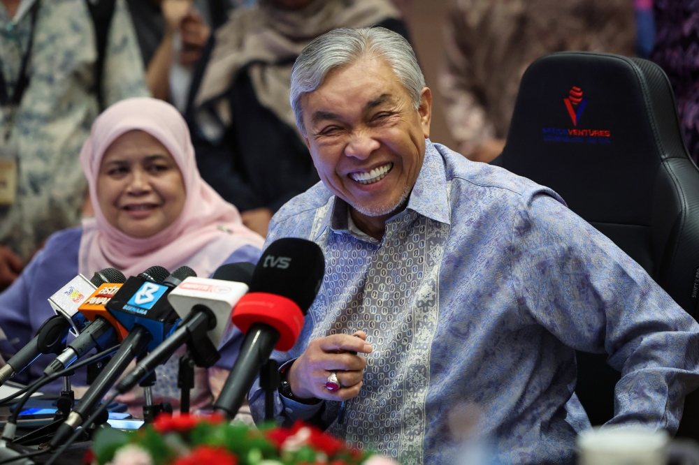 BN Pledges Stability: Zahid Reaffirms Commitment to Unity Government Through Parliamentary Term
