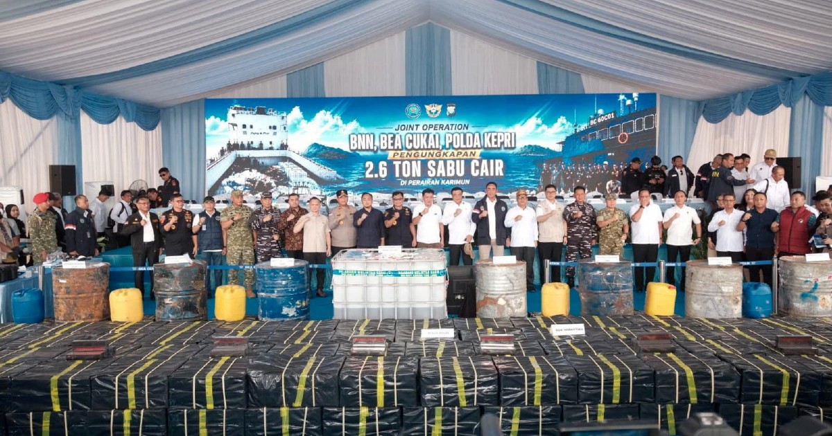 Indonesia detains 10 Myanmar nationals after seizing 2.6 tonnes of liquid methamphetamine at sea