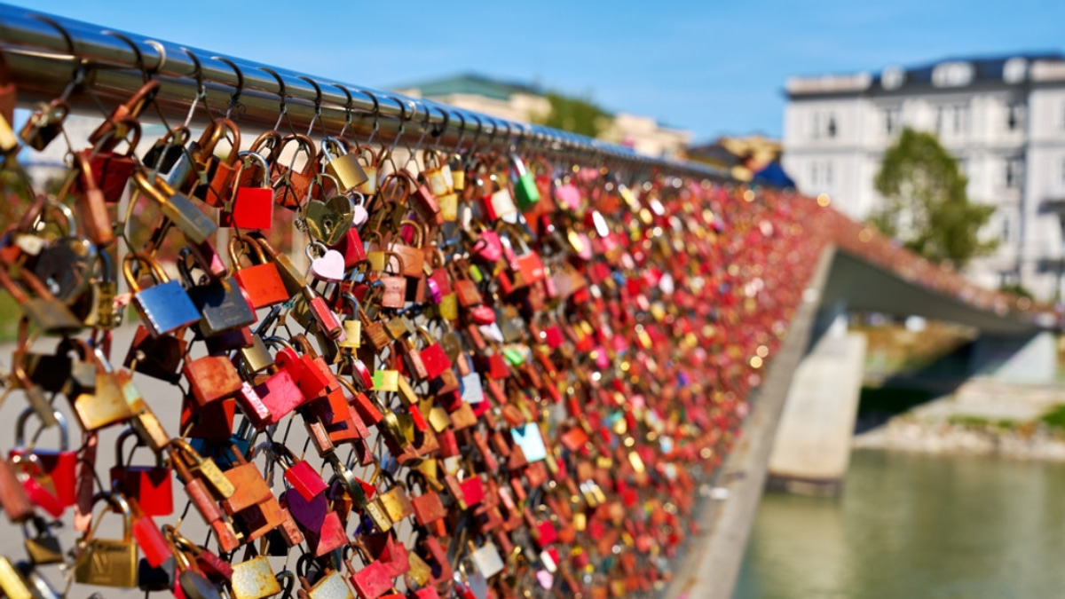 Jakarta's 'Love Lock' Bridge Plan Draws Fire Over Spending Priorities