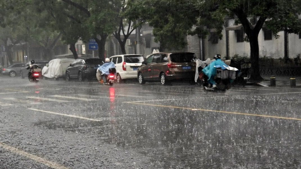 Beijing Activates Emergency Response as First Major Rainstorm Alert Issued for 2026 Flood Season