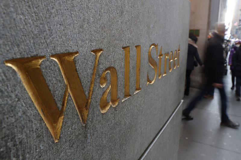 Wall Street Surges to Record Highs as Iran Tensions Ease and Oil Prices Fall