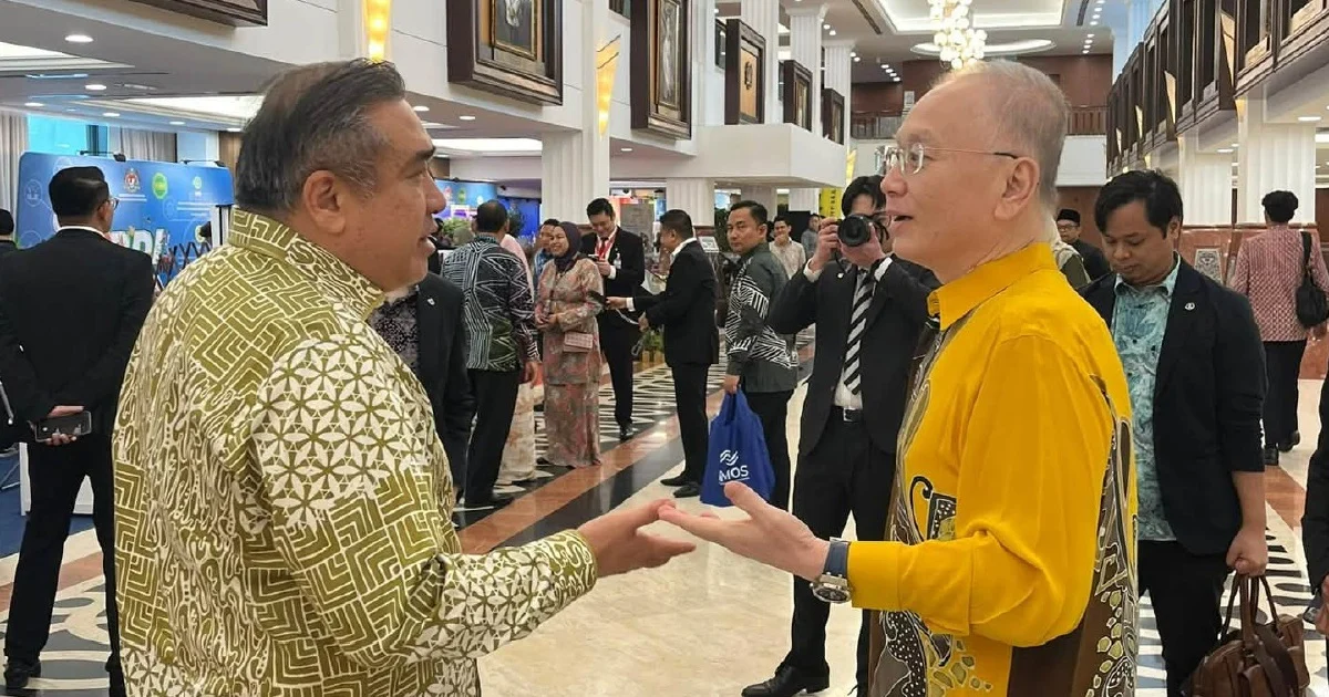 Loke and Wee Set Aside Partisan Tensions as Johor Election Heats Up