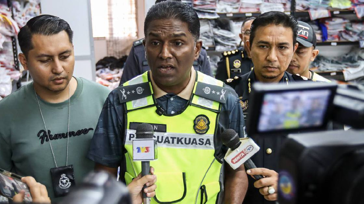 More than RM500,000 worth of fake FIFA World Cup jerseys seized in raid