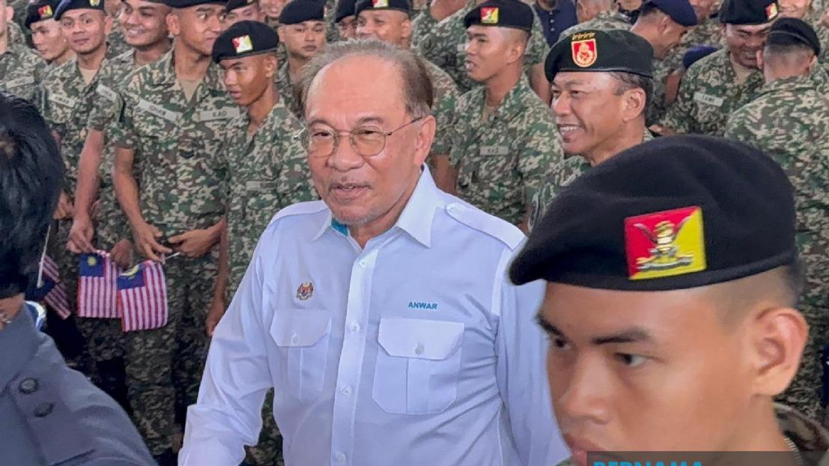 Public Trust is Sacred Duty, Not Route to Personal Gain, Says Anwar