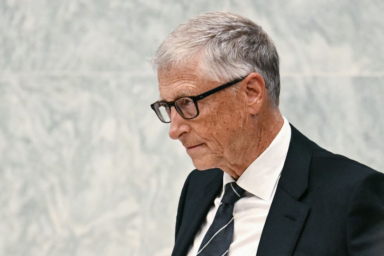Gates Warns of Unpreparedness for AI Disruption, Drawing Silicon Valley Backlash