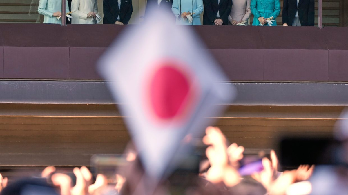 Japan Tweaks Imperial Rules but Keeps Door Closed to Female Emperors