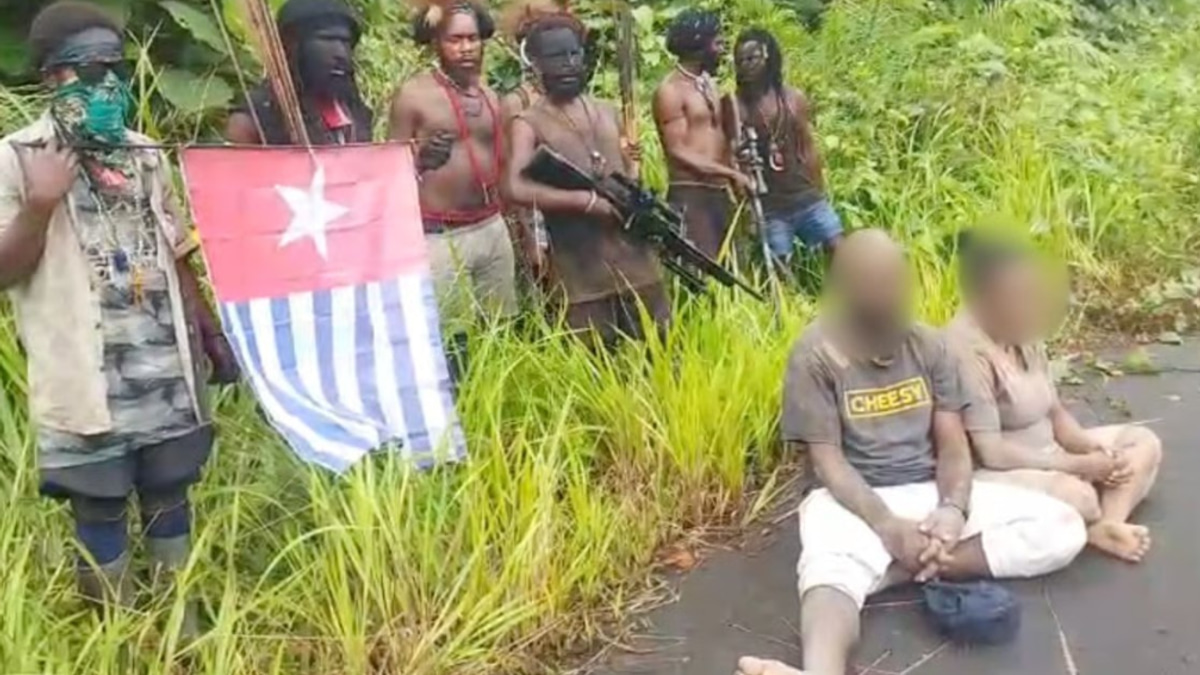 West Papua Independence Fighters Execute Three Civilians in Escalating Conflict