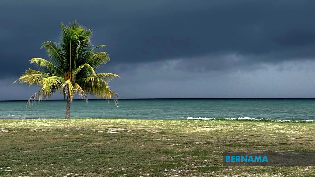 Thunderstorms and Heavy Rain to Lash East Coast and Borneo Until Late Evening