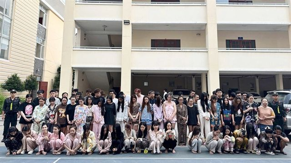 Vietnam Busts Major Drug-Laced E-Cigarette Ring, Arrests 65 Including Malaysians and Singaporeans