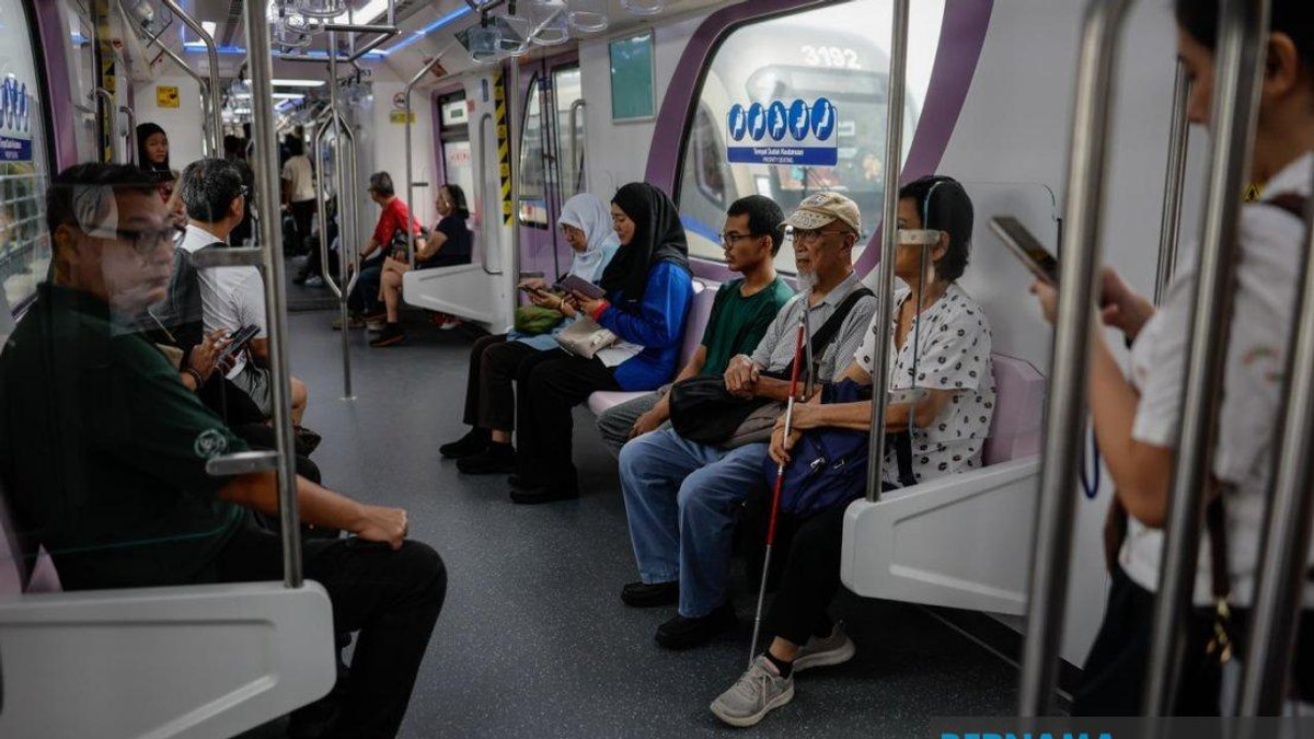 LRT3 Shah Alam Line Launches to Strong Reception, Users Call for Better Accessibility