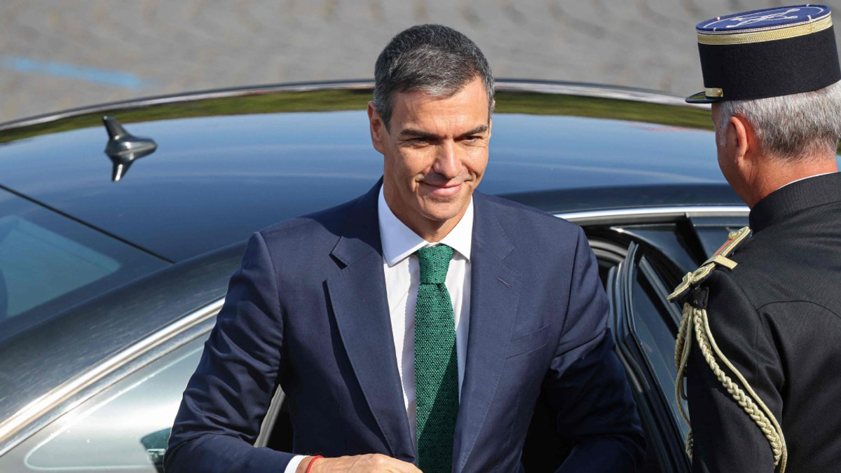 Spain's PM Pedro Sánchez Celebrates National Team's Unity Before World Cup Final
