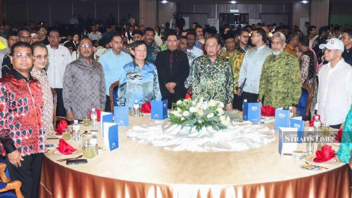 Anwar Sets One-Month Deadline to Clear Foreign Worker Applications in Hospitality and Other Sectors