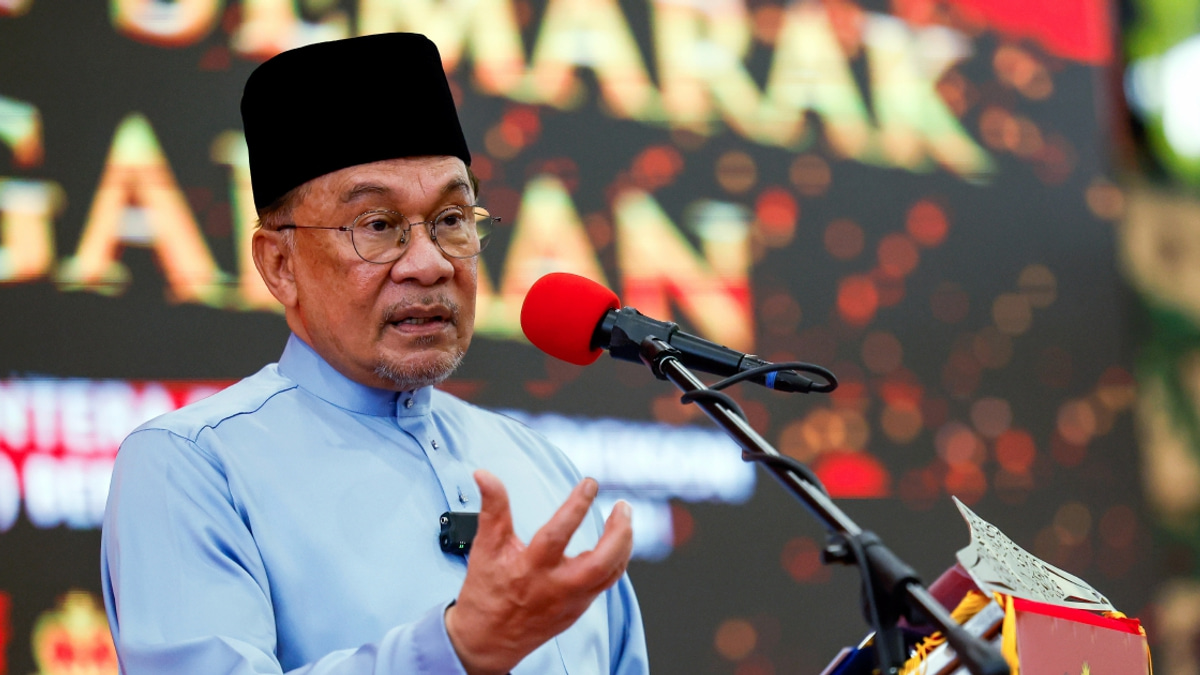 Malaysia to Pursue Negotiations with US Over New 10% Tariff, Says PM Anwar