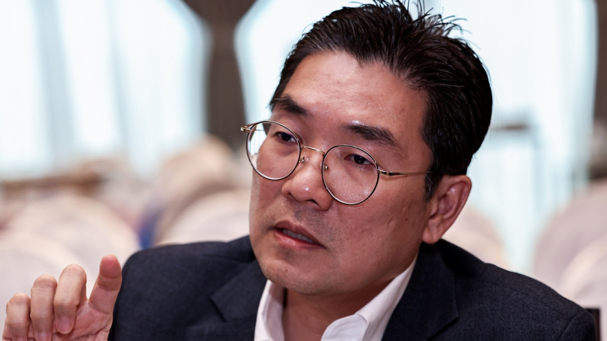 PKR Unity Confirmed: Party Stands Behind Anwar, Says Sim Tze Tzin
