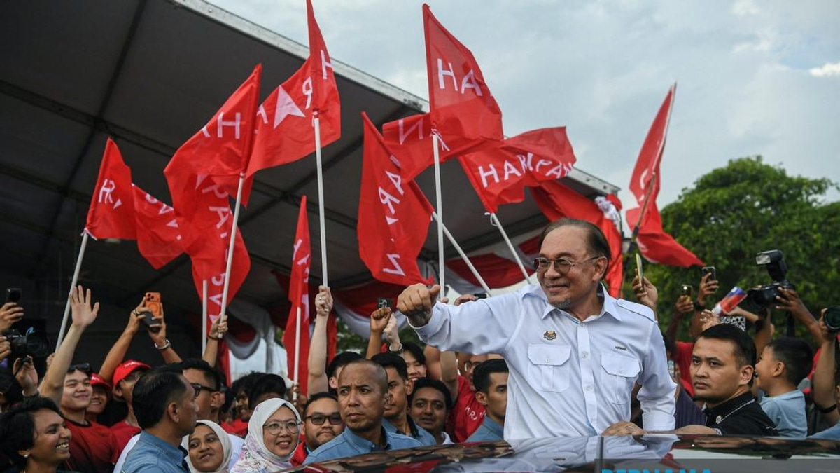 In Johor's Election Battle, Elderly Voters Still Crave the Personal Touch Despite Digital Revolution