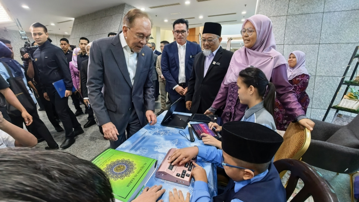 Learning Other Languages Will Not Weaken Bahasa Melayu, Anwar Assures