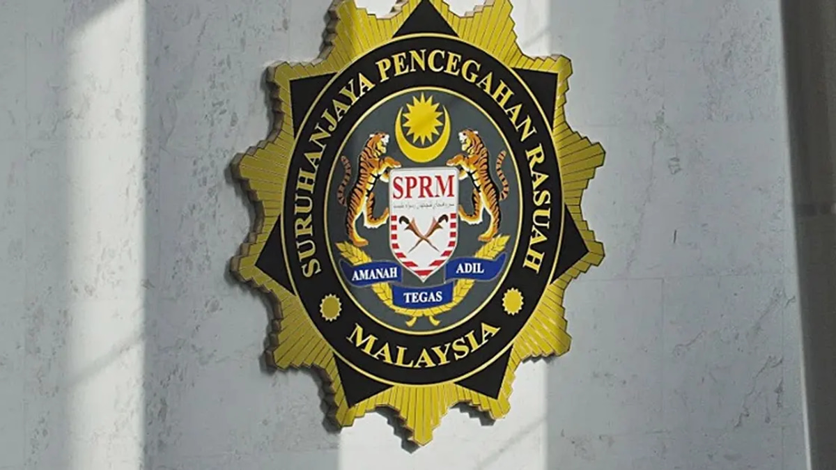 MACC Grills Ex-CFO for Six Hours Over Tabung Haji Share Purchase Scandal