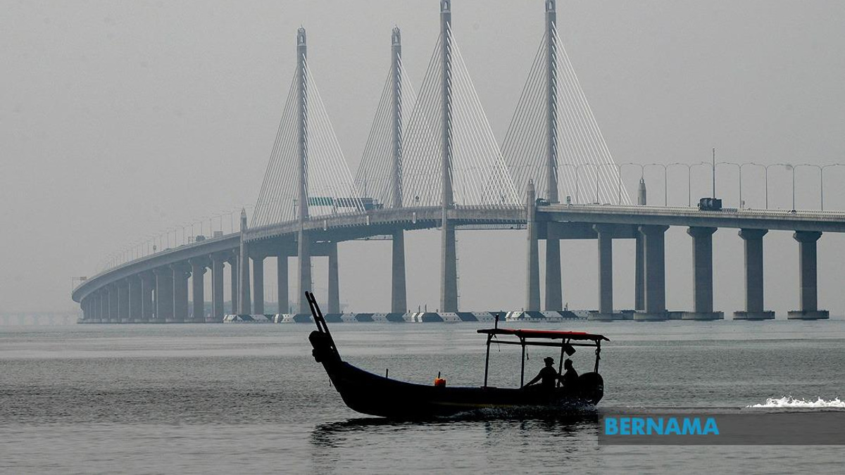 Penang to Seek Balanced Approach on Fishing Restrictions at Bridge Zones