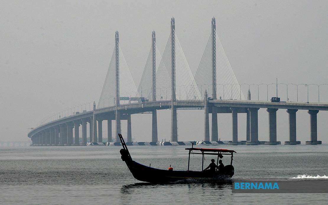Penang to Seek Balanced Approach on Fishing Restrictions at Bridge Zones