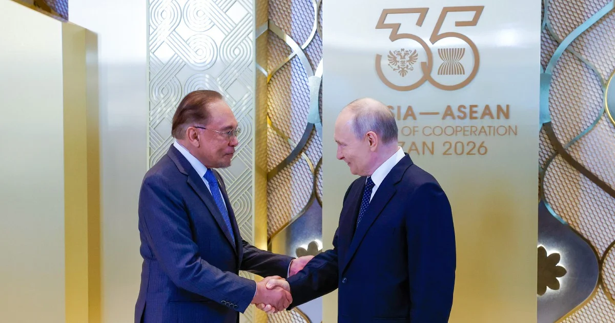 Anwar and Putin Discuss Energy Security, Trade in Alternative Currencies