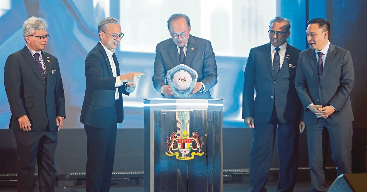 Malaysia Must Evolve Security Strategy Beyond Traditional Approaches, Says Anwar