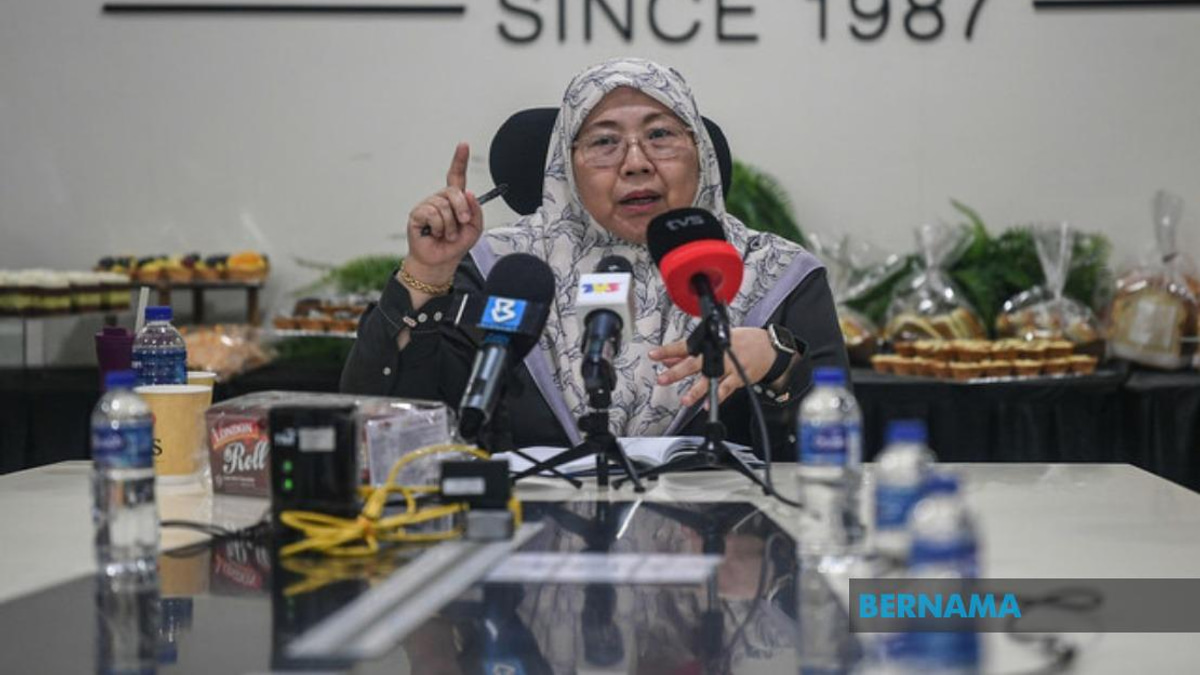 PKR Departures Rooted in Position Disputes, Says Fuziah