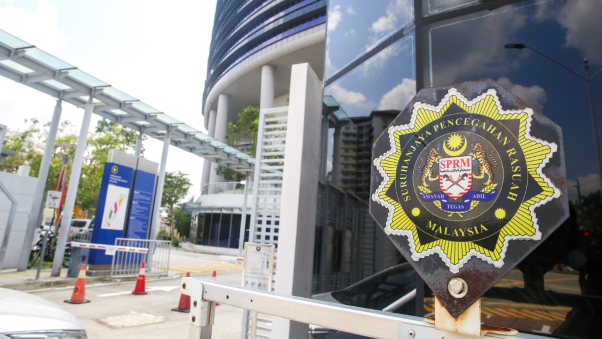 Former Government Officer Held Over RM300,000 Aid Fraud Scheme Using False Identities
