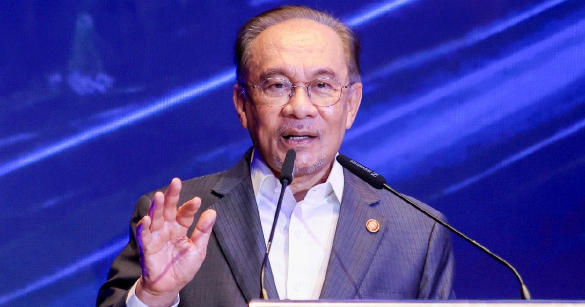 PM Anwar Ibrahim Undergoes Medical Checks and Procedures Under Specialist Care