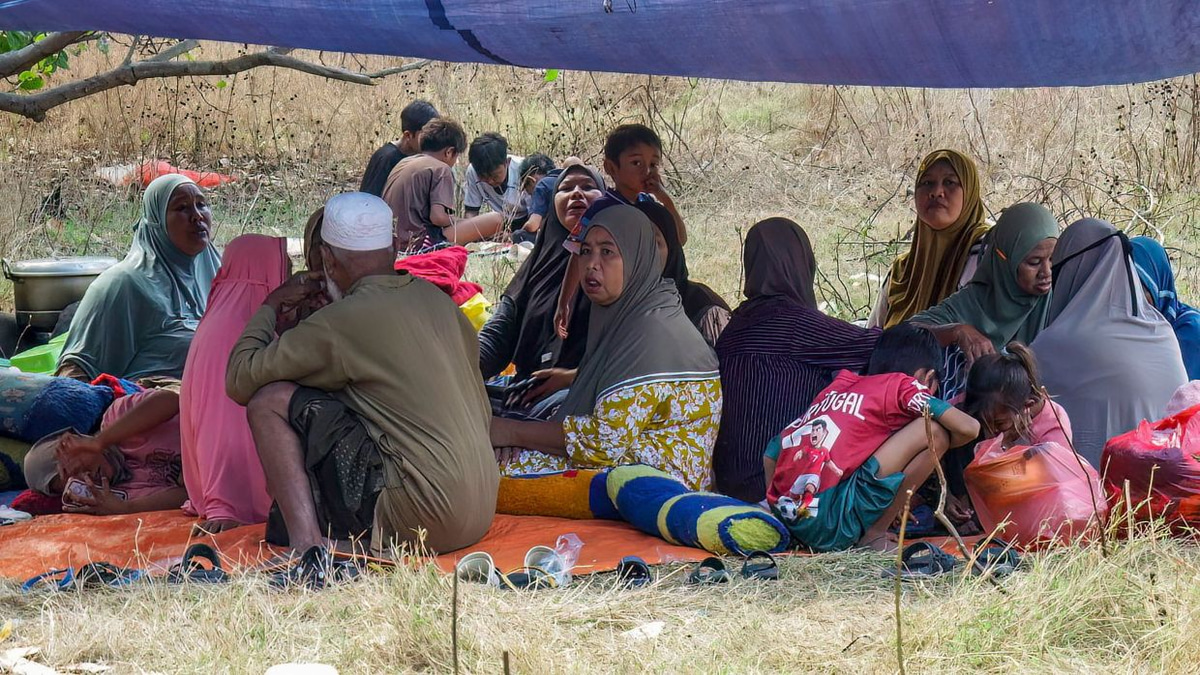 Thousands on Flores await critical aid following devastating 7.7-magnitude earthquake