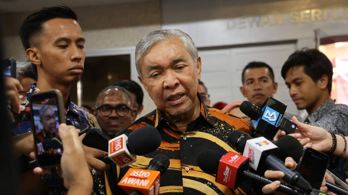 Zahid Demands Accountability for Tabung Haji Mismanagement