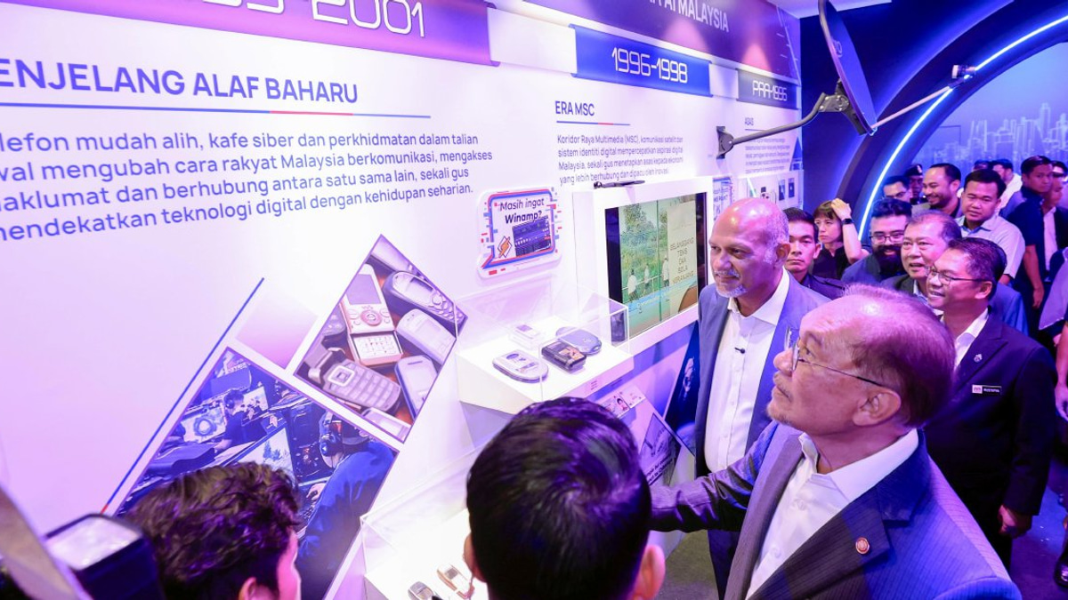 Anwar Warns AI Push Must Bridge Gap Between Malaysia's Tech-Haves and Have-Nots