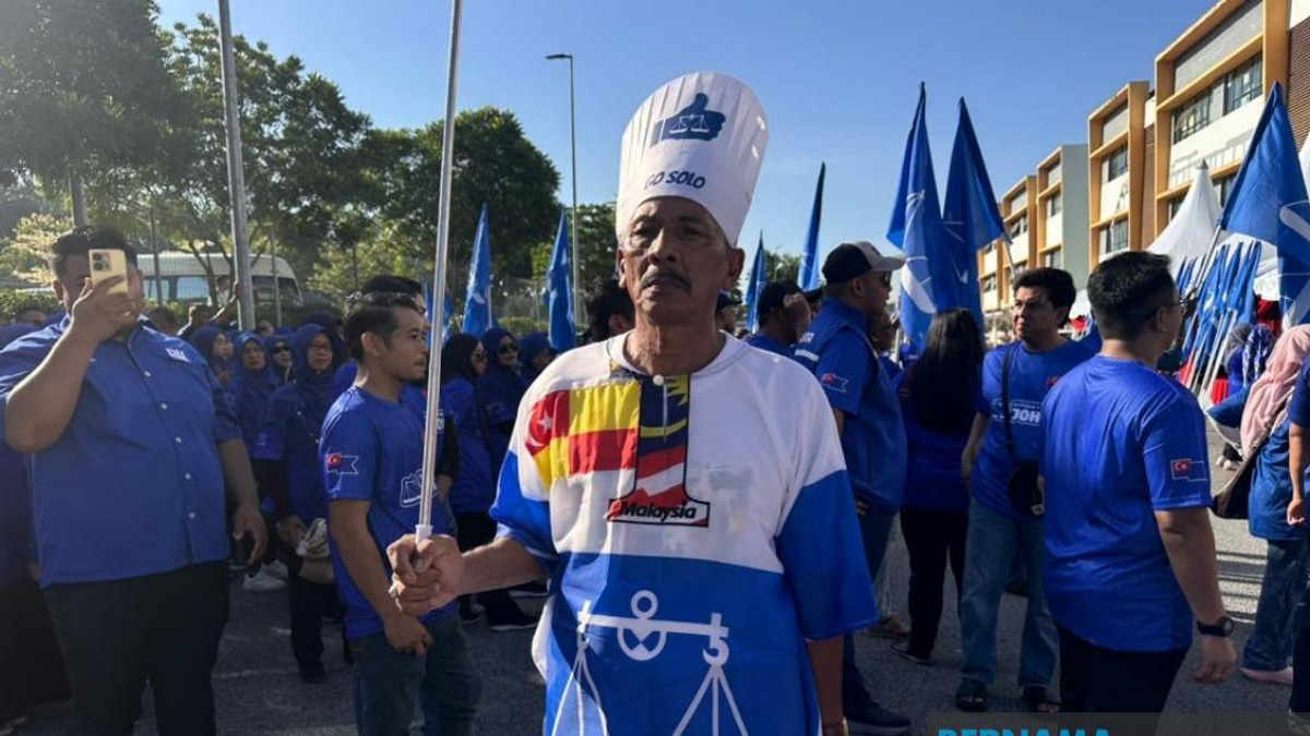 Selangor Retiree Spends Savings to Support Onn Hafiz in Johor Election Campaign
