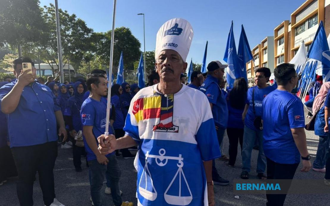 Selangor Retiree Spends Savings to Support Onn Hafiz in Johor Election Campaign