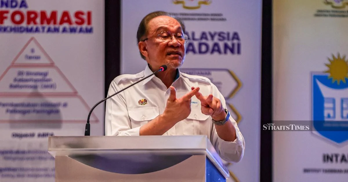 Anwar Defends Mat Sabu Over Remarks, Urges Political Restraint