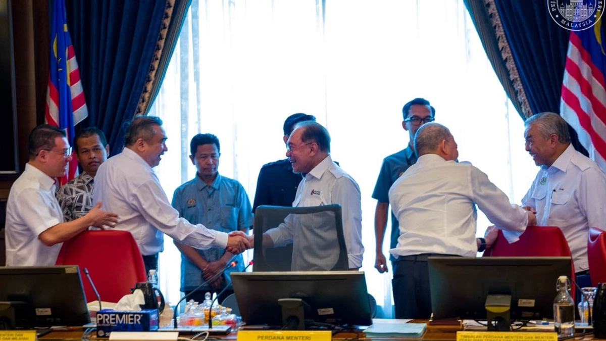 Anwar's Unity Message Strikes Chord as Coalition Tensions Simmer