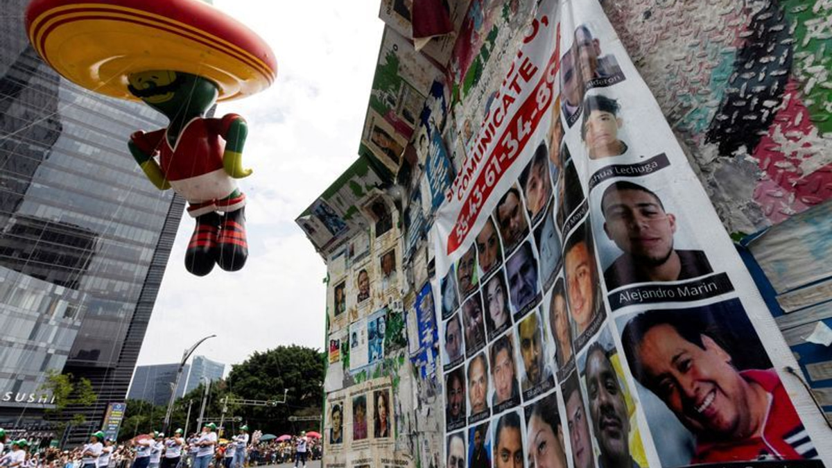 Mexico's World Cup Euphoria Masks Persistent Social Crises and Economic Struggles