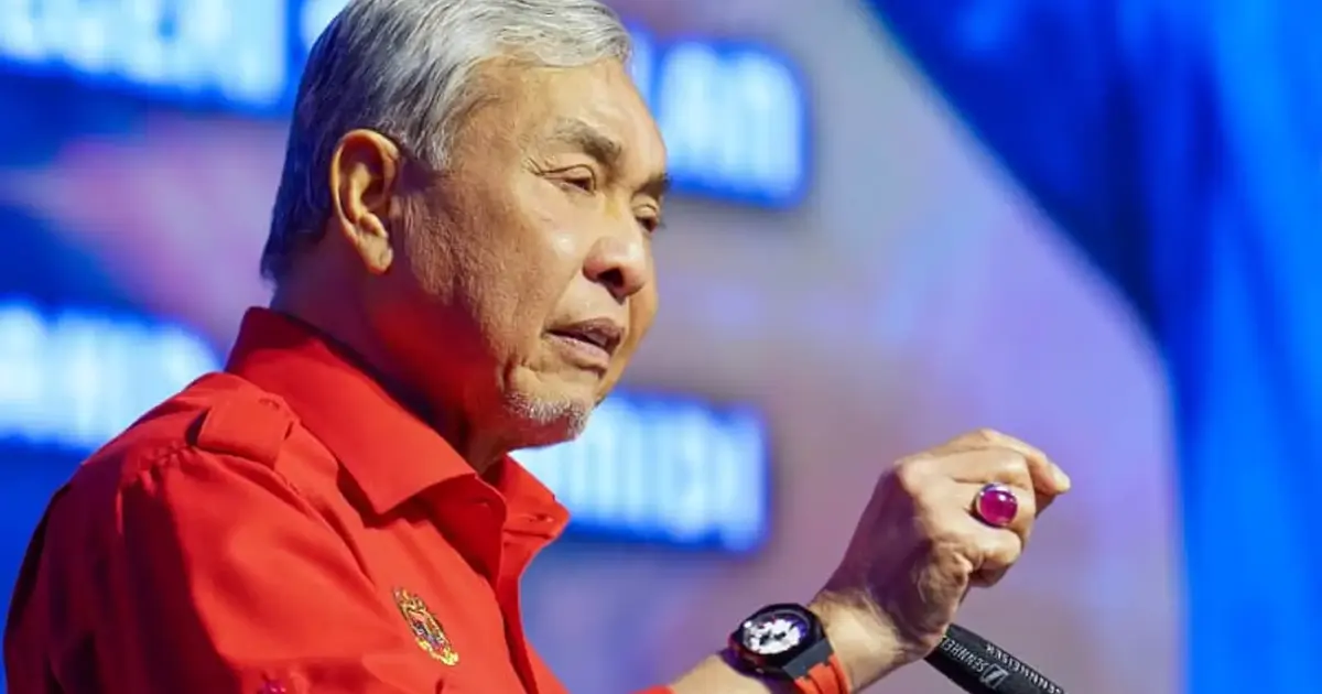 Zahid Defends Cabinet Ministers Against Dismissal Pressure