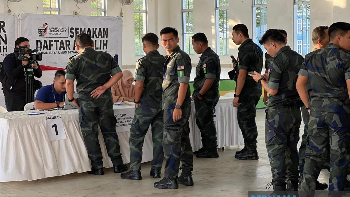 Johor Early Voting Gets Under Way as 24,751 Security Personnel Cast Ballots