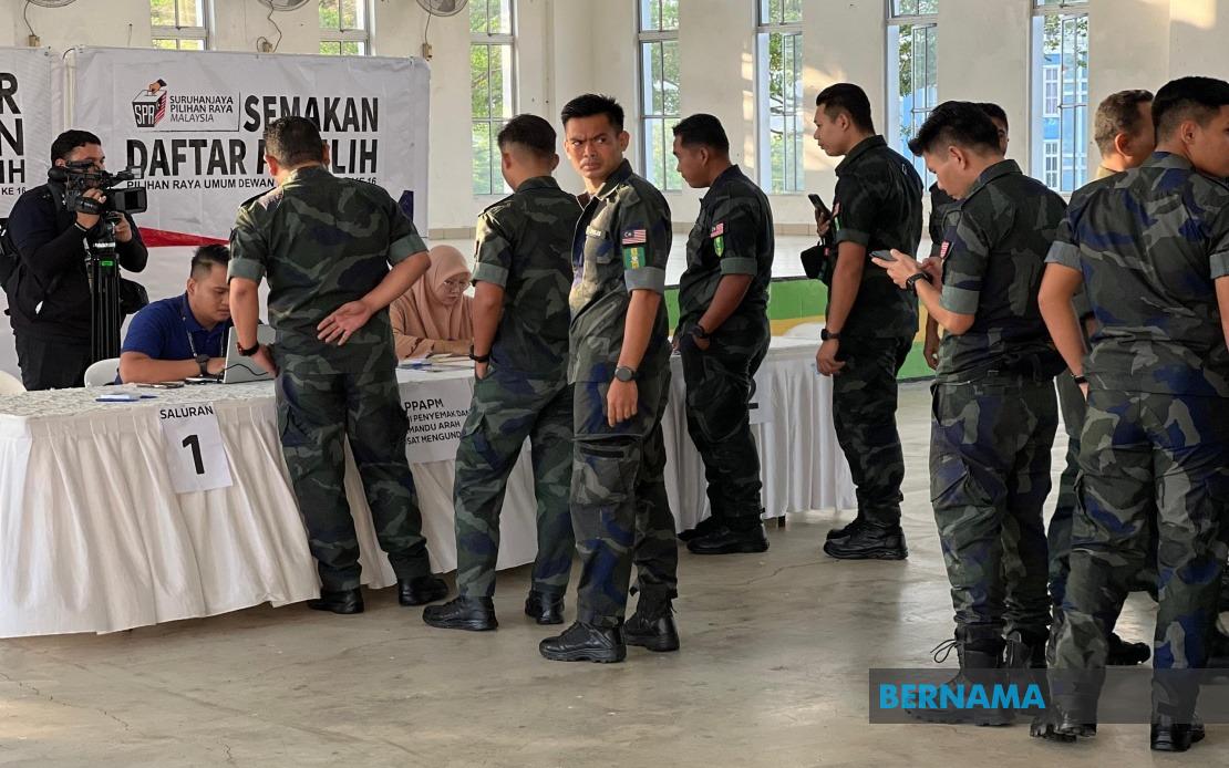 Johor Early Voting Gets Under Way as 24,751 Security Personnel Cast Ballots