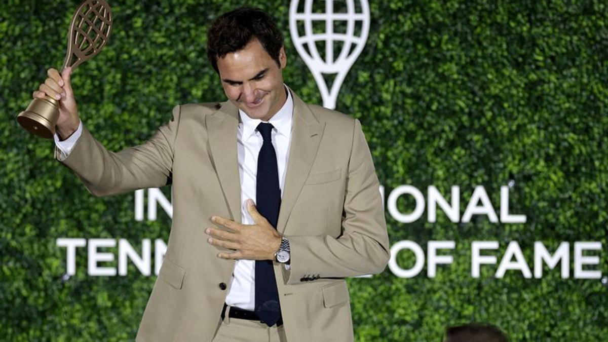 Federer, Tears Streaming, Celebrates Hall of Fame Induction as Love Letter to Tennis