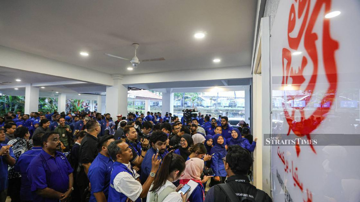 Johor's Electoral Contest Builds Momentum as Barisan Nasional Unveils Slate of Candidates