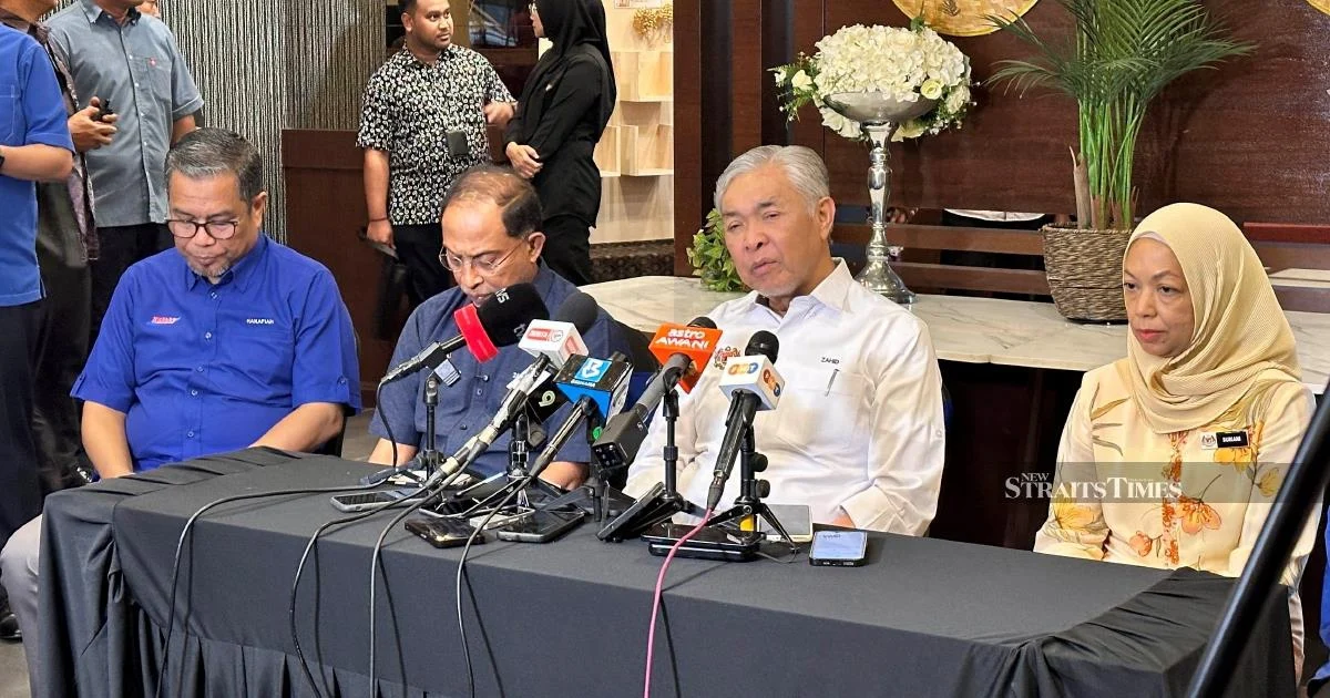 Zahid Urges Coalition Partners to Leave Najib-Rosmah Past Behind in Johor Push