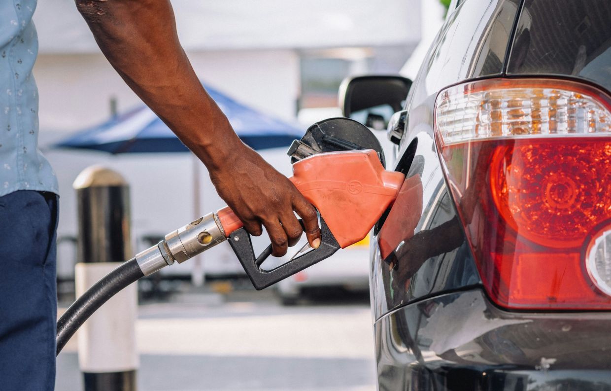 US petrol stations accused of using AI to manipulate fuel prices illegally