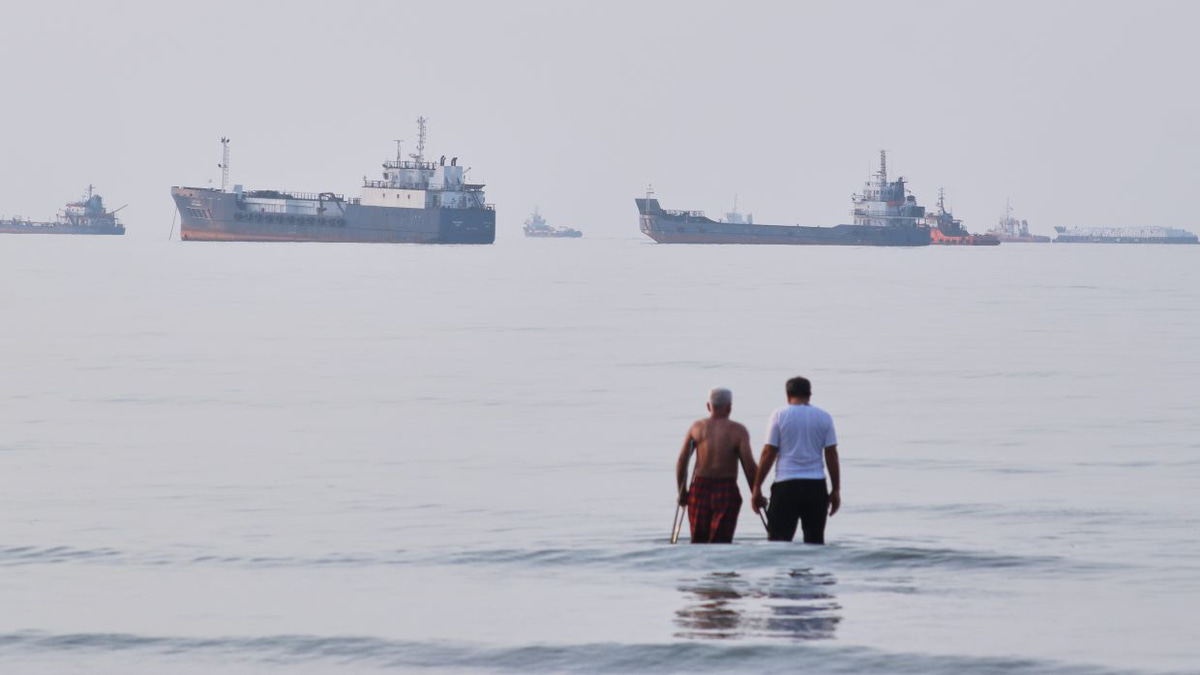 Iran Rejects Trump's Dialogue Push, Demands US Meet Preconditions on Oil and Hormuz Access
